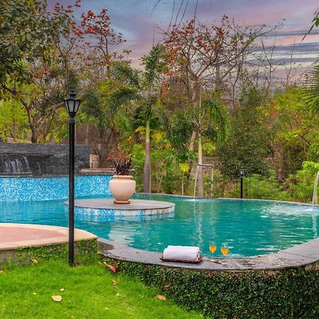 Stayvista At Maple Farms With Pool, Bbq & Bonfire Sohna Exteriér fotografie