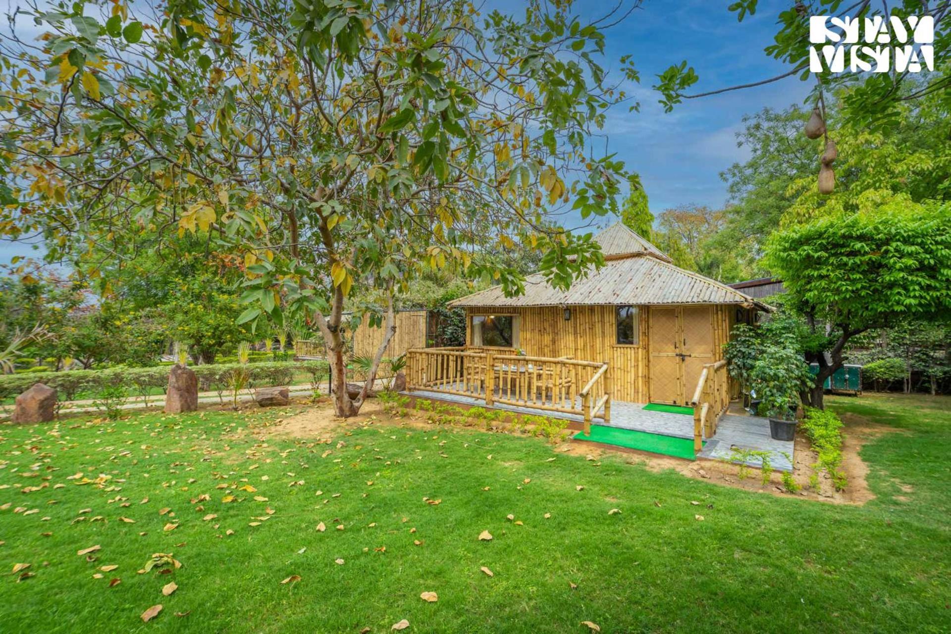 Stayvista At Maple Farms With Pool, Bbq & Bonfire Sohna Exteriér fotografie