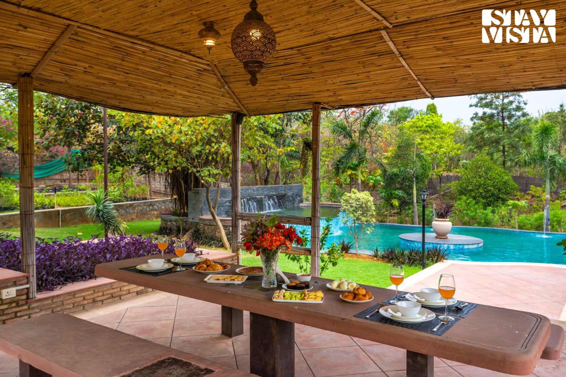 Stayvista At Maple Farms With Pool, Bbq & Bonfire Sohna Exteriér fotografie