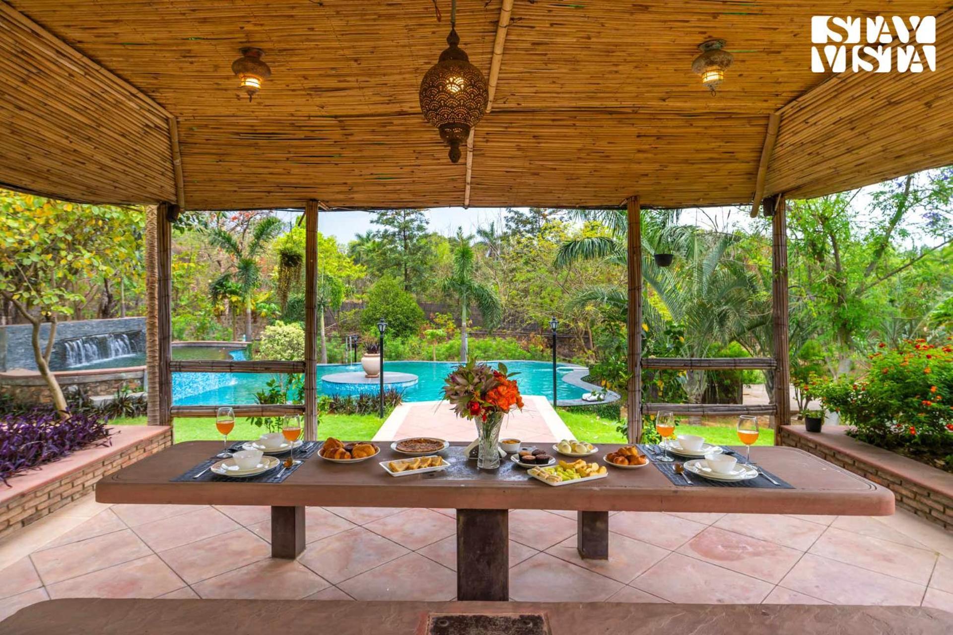 Stayvista At Maple Farms With Pool, Bbq & Bonfire Sohna Exteriér fotografie