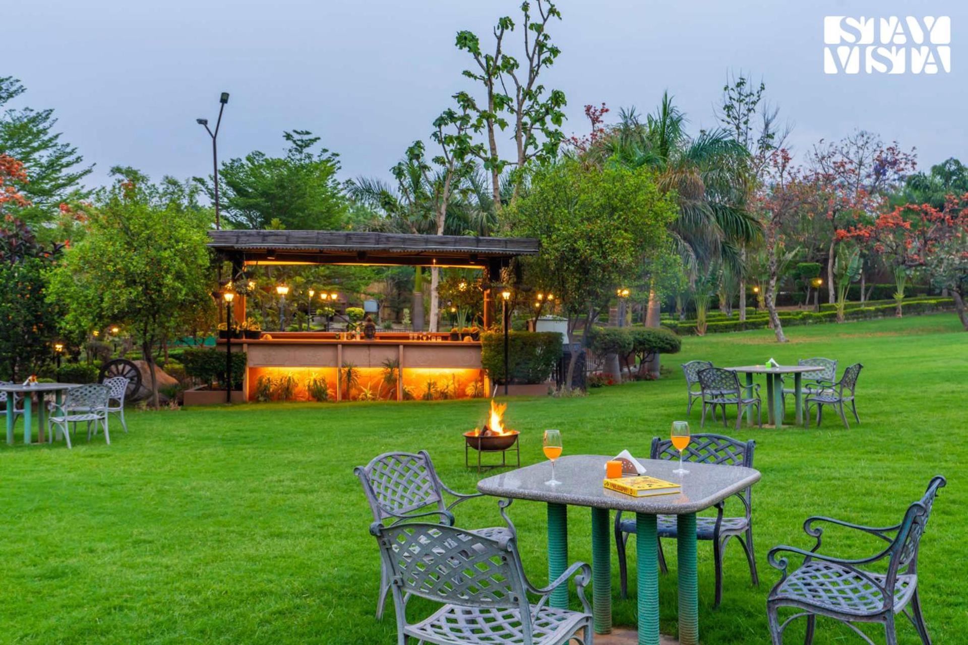 Stayvista At Maple Farms With Pool, Bbq & Bonfire Sohna Exteriér fotografie